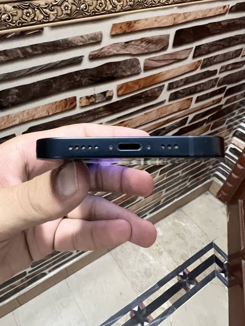 Apple iPhone 13 4