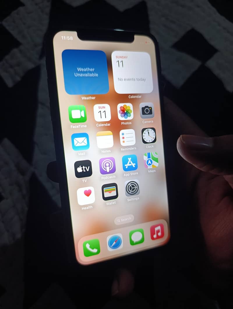 Apple iPhone XS 4
