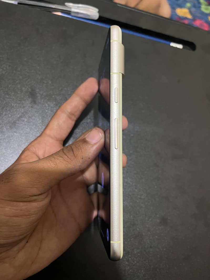 Google Pixel 7 5