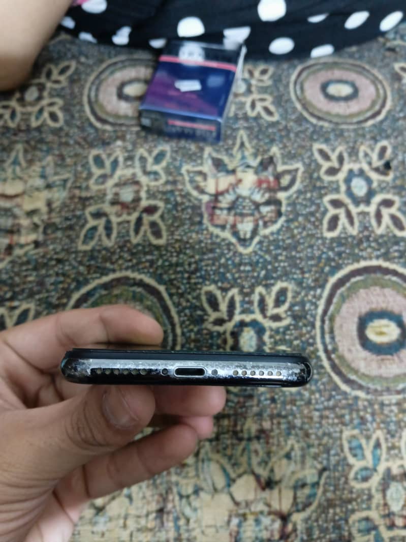 Apple iPhone X 3
