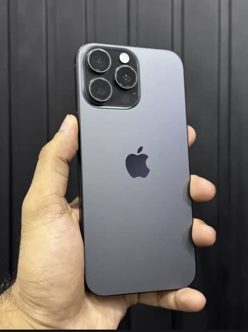 Apple iPhone 16 Pro Max 1