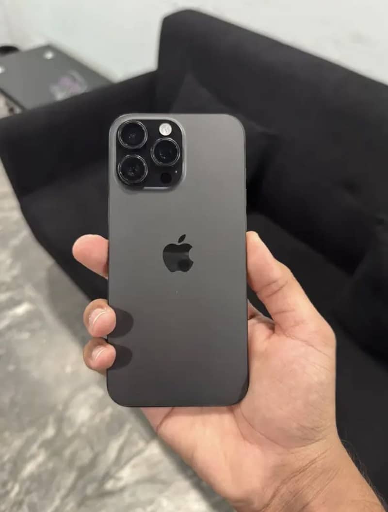 Apple iPhone 16 Pro Max 2