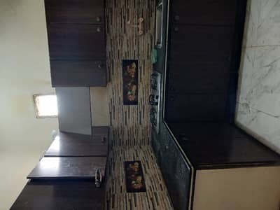 2 BED LOUNGE AVAILABLE FOR RENT