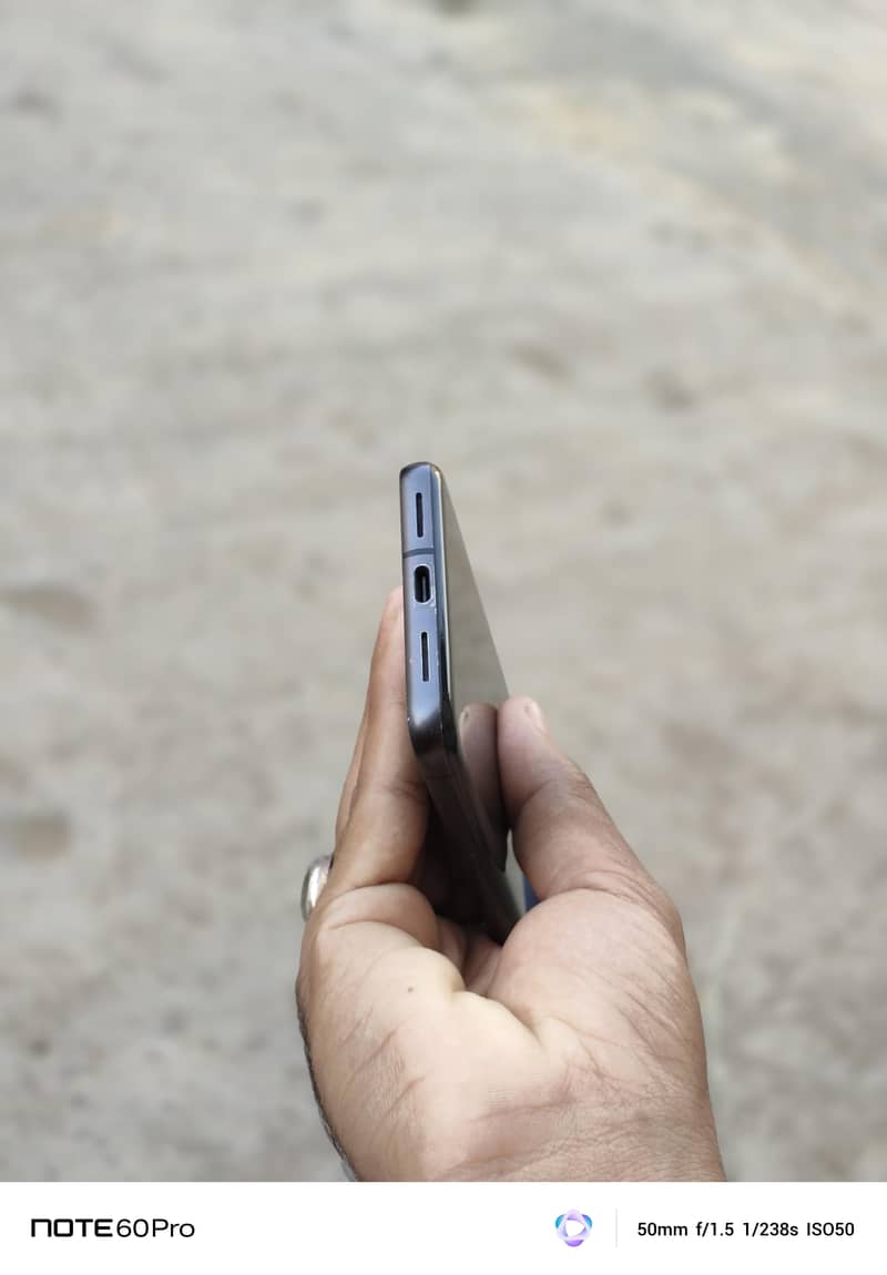 Google Pixel 8 4