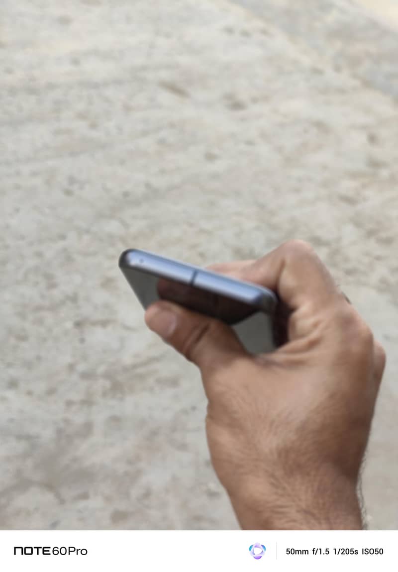 Google Pixel 8 6