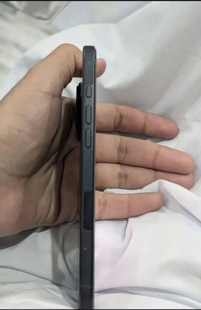 Apple iPhone 16 Plus 4