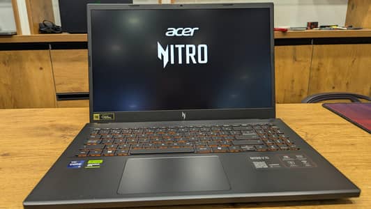Acer Nitro ci9 13th Gen 16 1tb RTX 5060 8gb