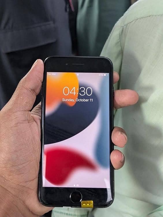 Apple iPhone 7 3
