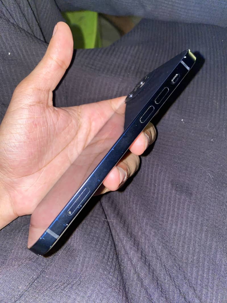 Apple iPhone 12 2