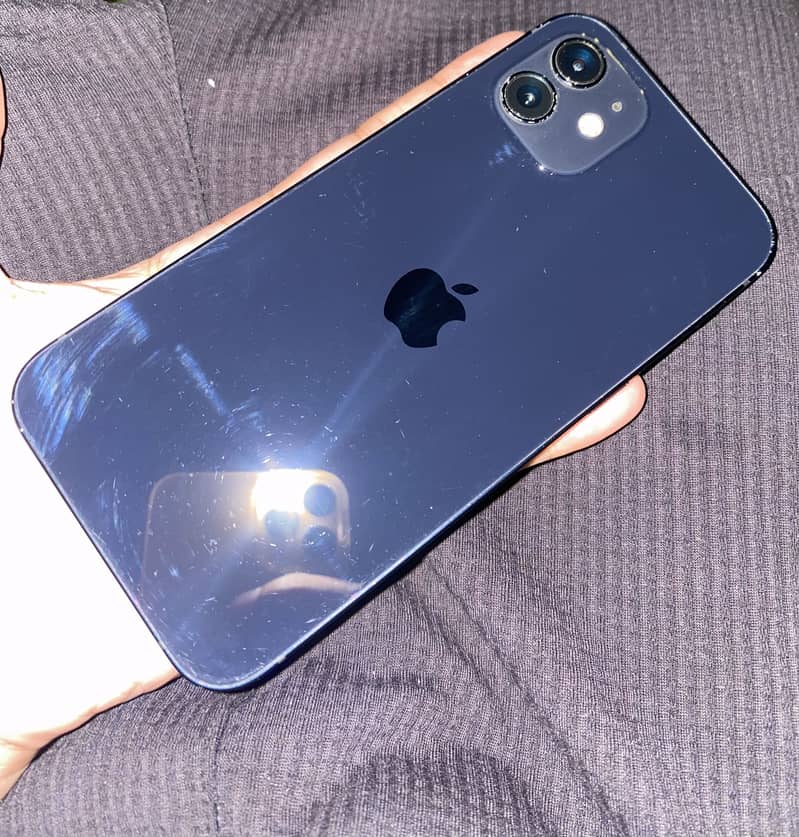 Apple iPhone 12 3