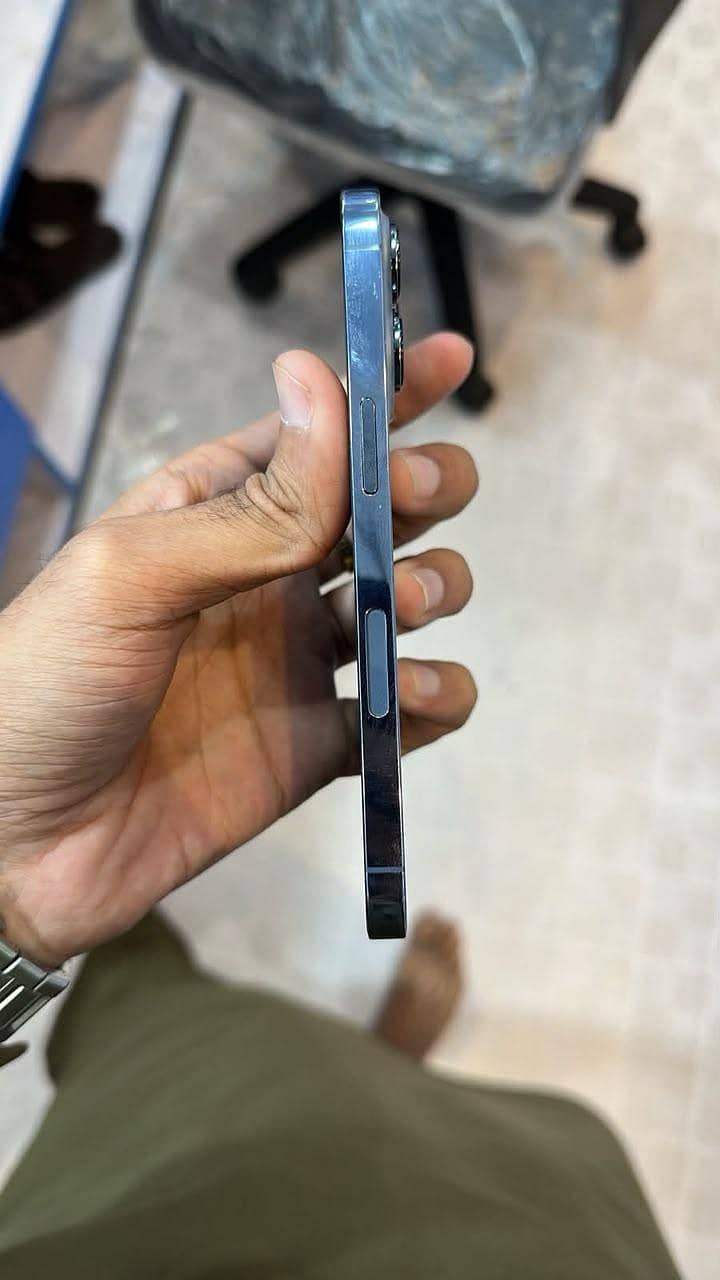 Apple iPhone 13 Pro 1