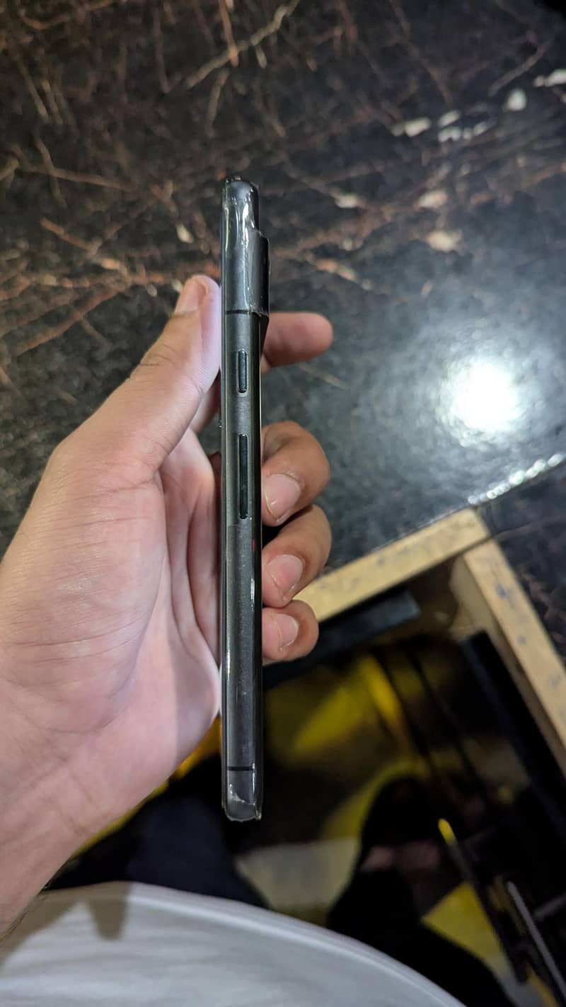 Google Pixel 7 4