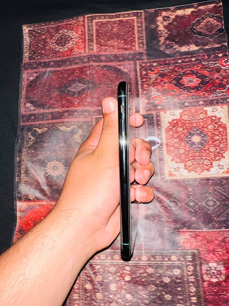 Apple iPhone 11 Pro 3
