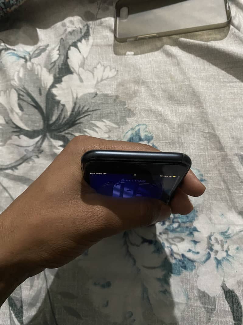 Apple iPhone SE 3