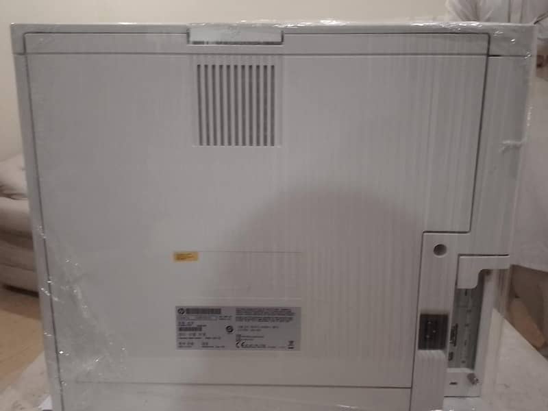 HP Printer M608 Mint Condition 3