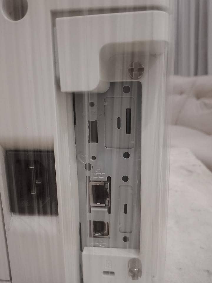 HP Printer M608 Mint Condition 4