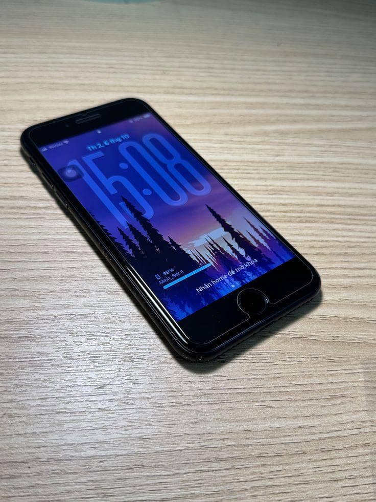 Apple iPhone SE 10
