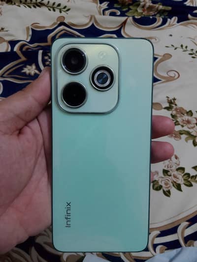 Infinix Hot 40i 8GB RAM 128GB Room