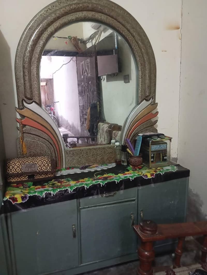 Full size dressing table 0
