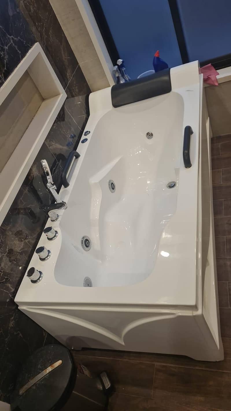 jacuzzi 0