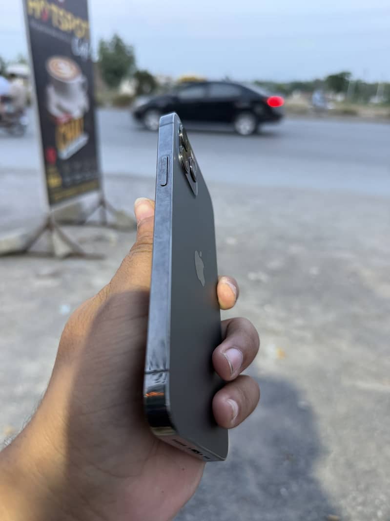 iPhone 12 Pro 1
