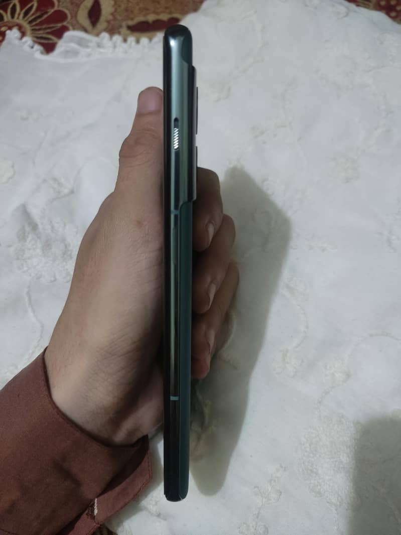 One Plus 10 Pro 5