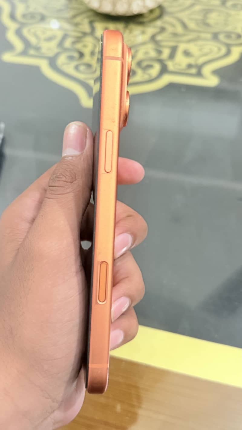 Apple iPhone 17 Pro Max 4