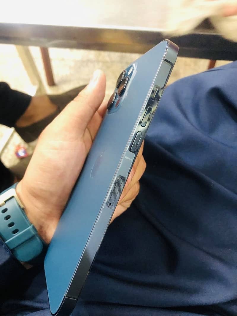 Apple iPhone 12 Pro Max 1