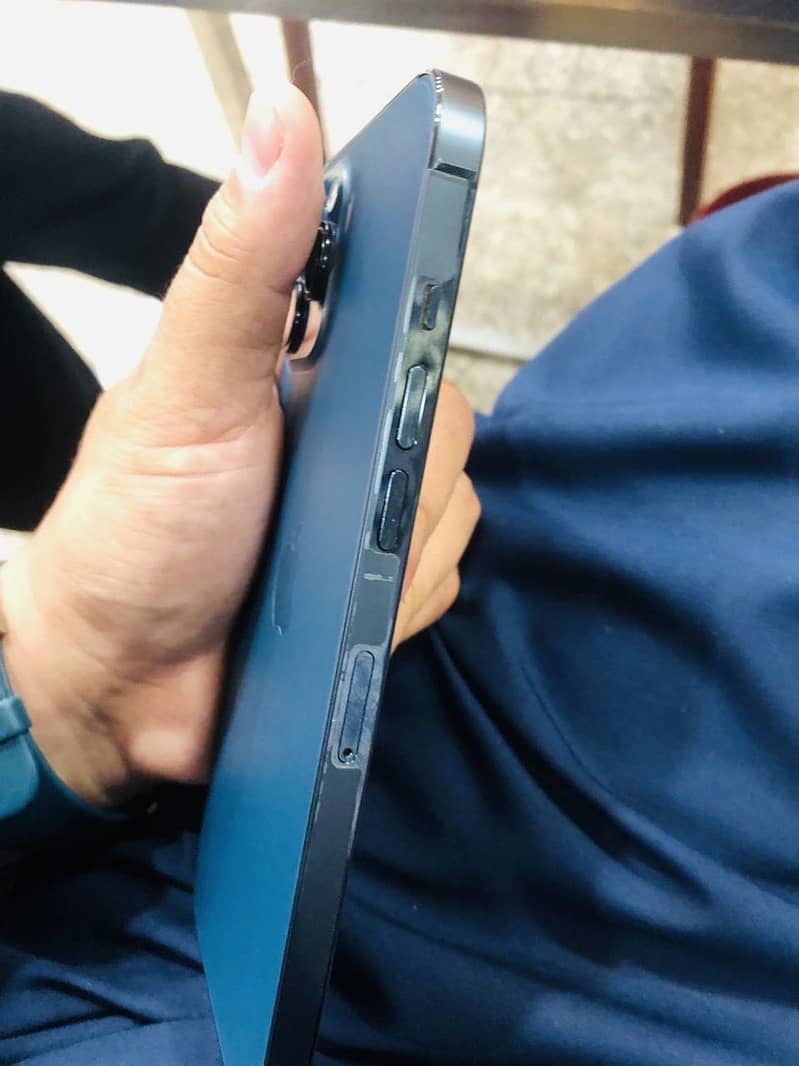 Apple iPhone 12 Pro Max 3