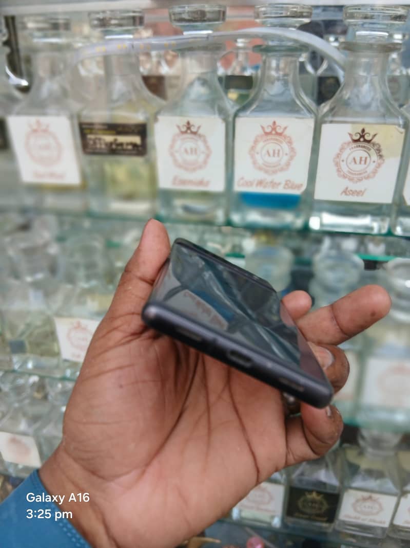 Google Pixel 7a 4