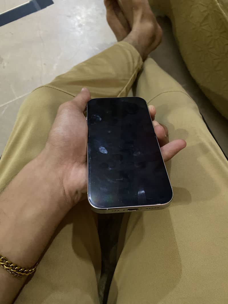 iPhone 16 pro 5