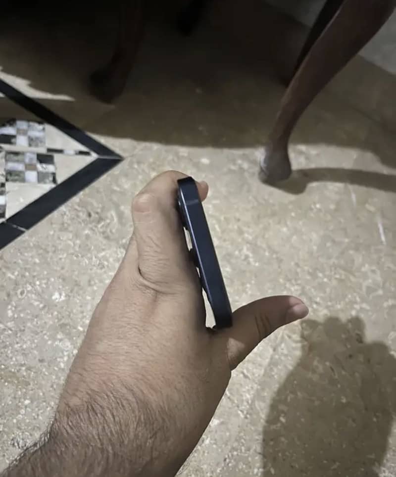 Apple iPhone 12 2