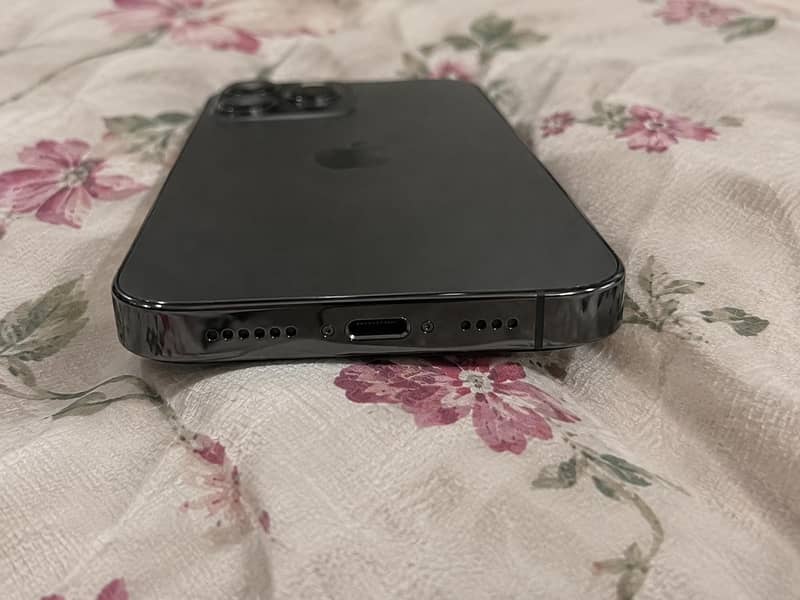 Apple iPhone 13 Pro 4