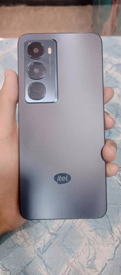Itel City 100