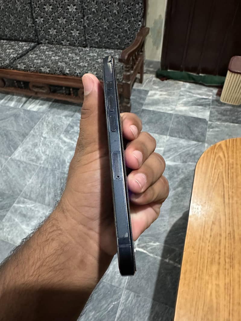 Apple iPhone 15 Pro 1