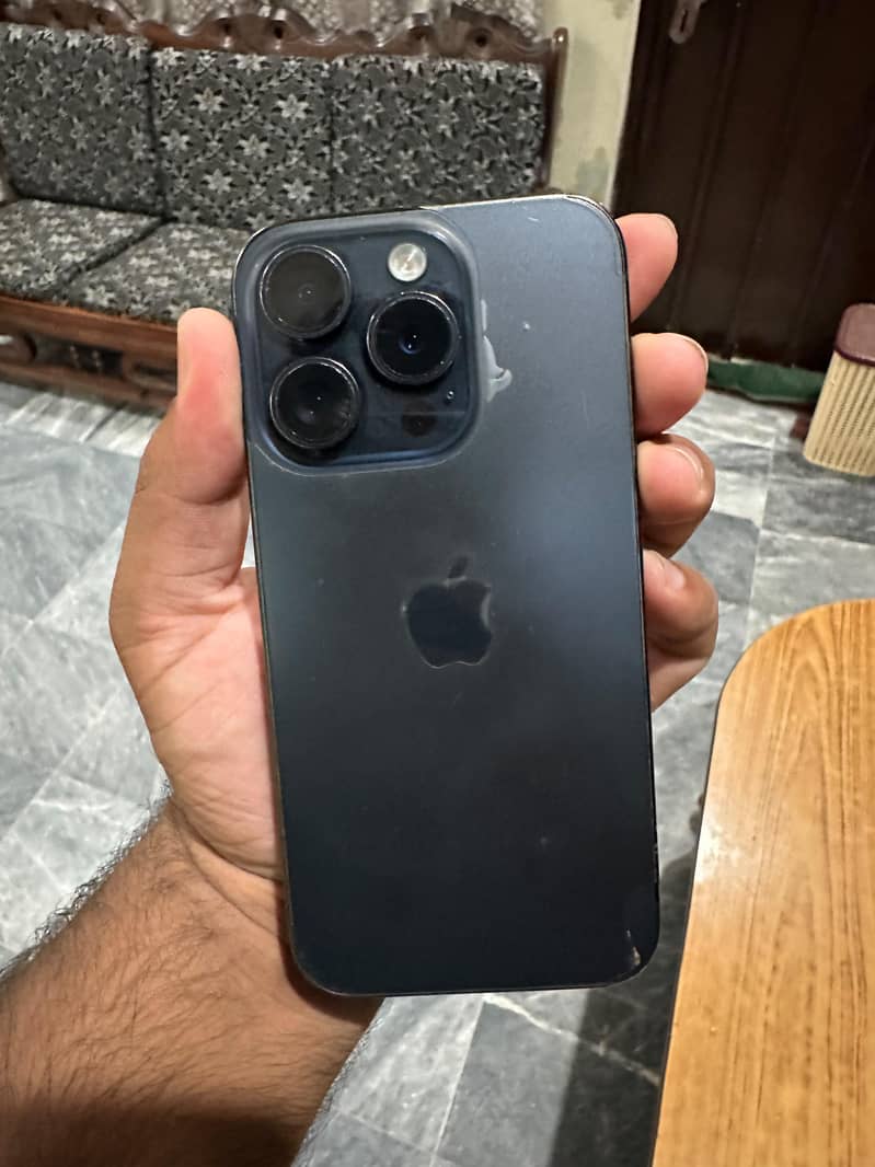 Apple iPhone 15 Pro 2