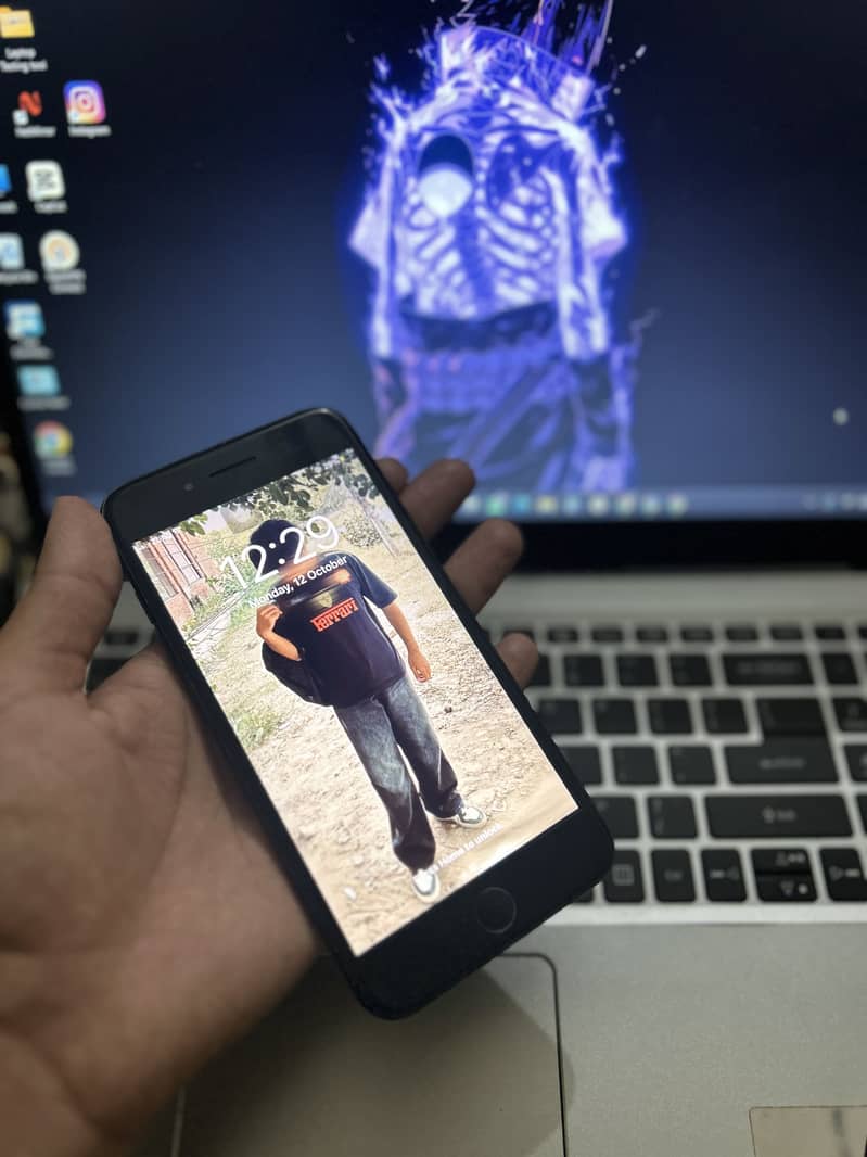 Apple iPhone 7 Plus 0
