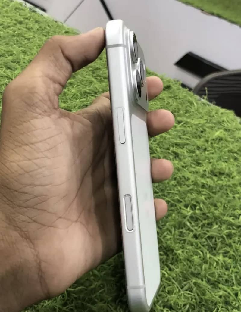 Apple iPhone 17 Pro 2