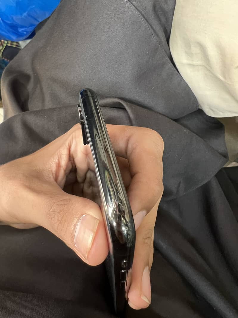Apple iPhone XS Max 0
