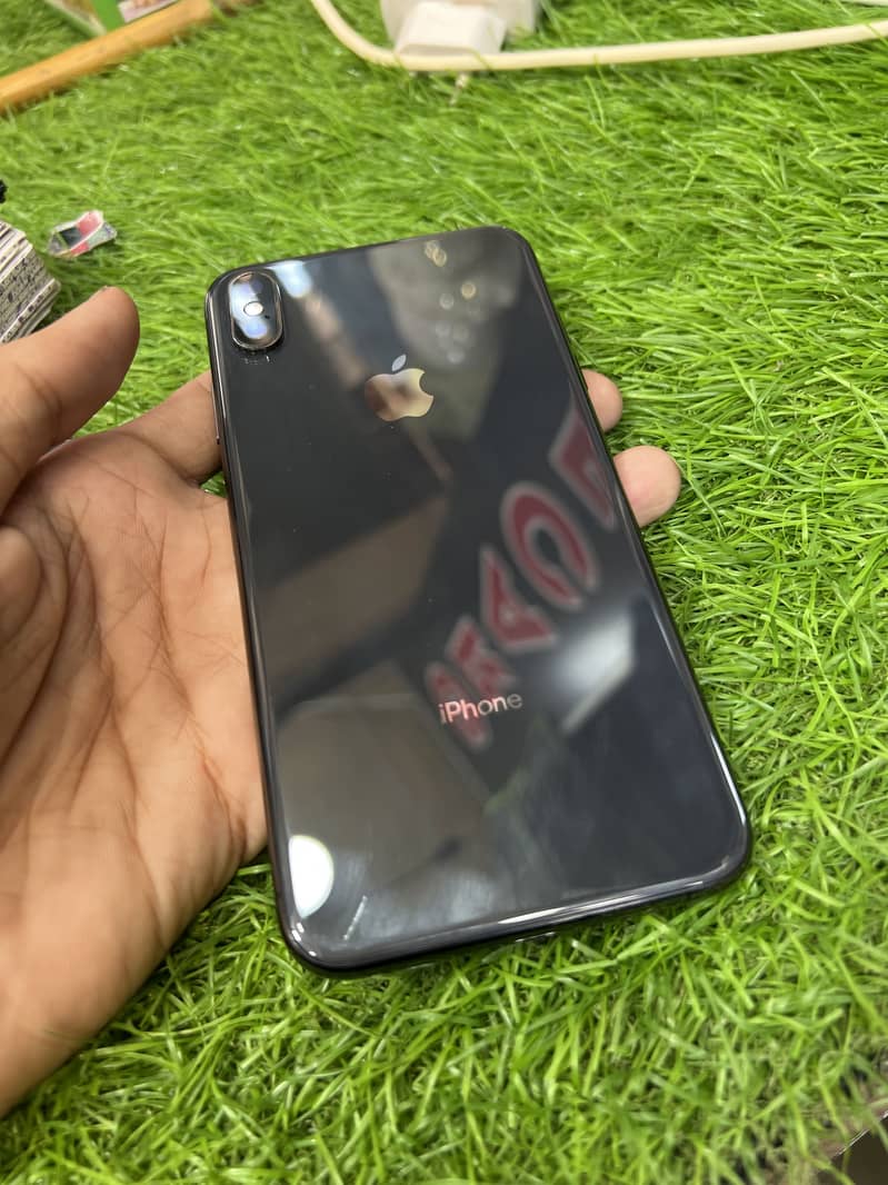 Apple iPhone XS Max 2
