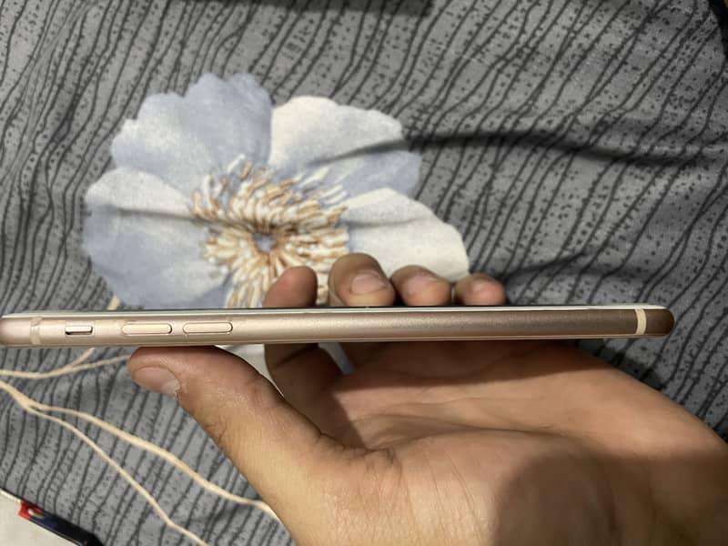 Apple iPhone 8 Plus 1