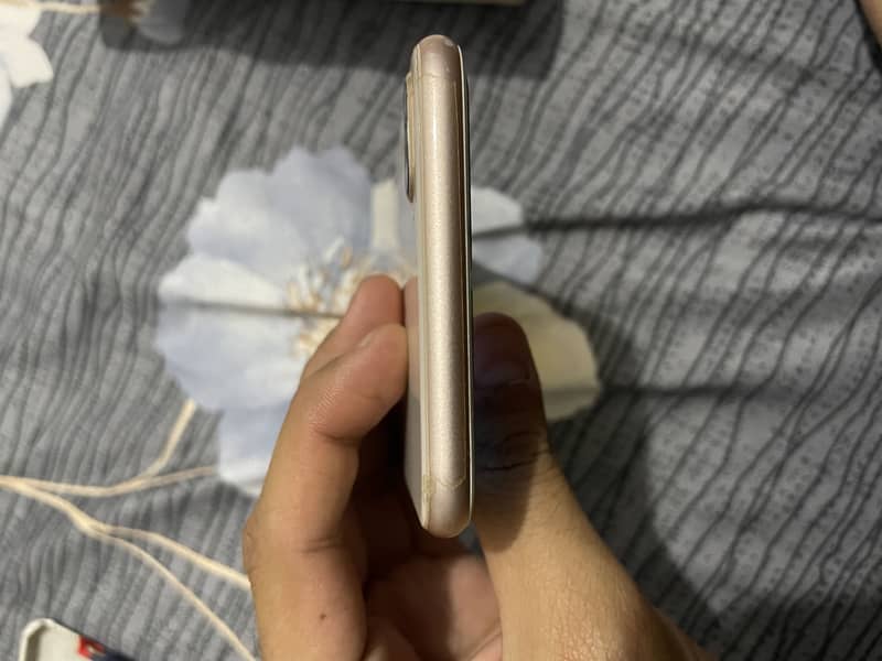 Apple iPhone 8 Plus 4