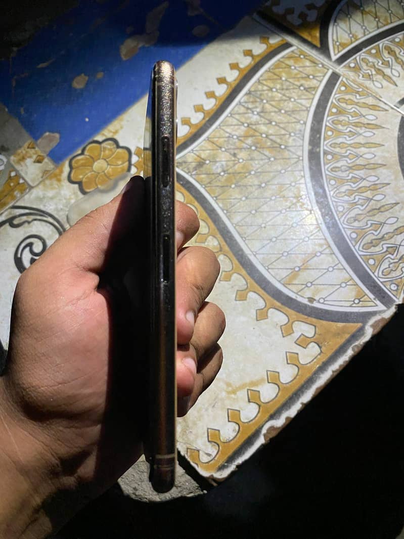 Apple iPhone 11 Pro Max 5