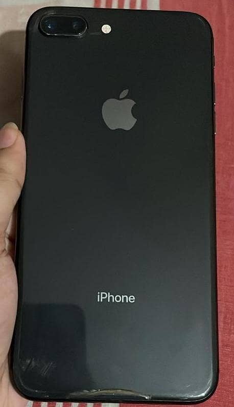 Apple iPhone 8 Plus 1