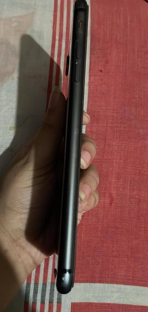 Apple iPhone 8 Plus 2