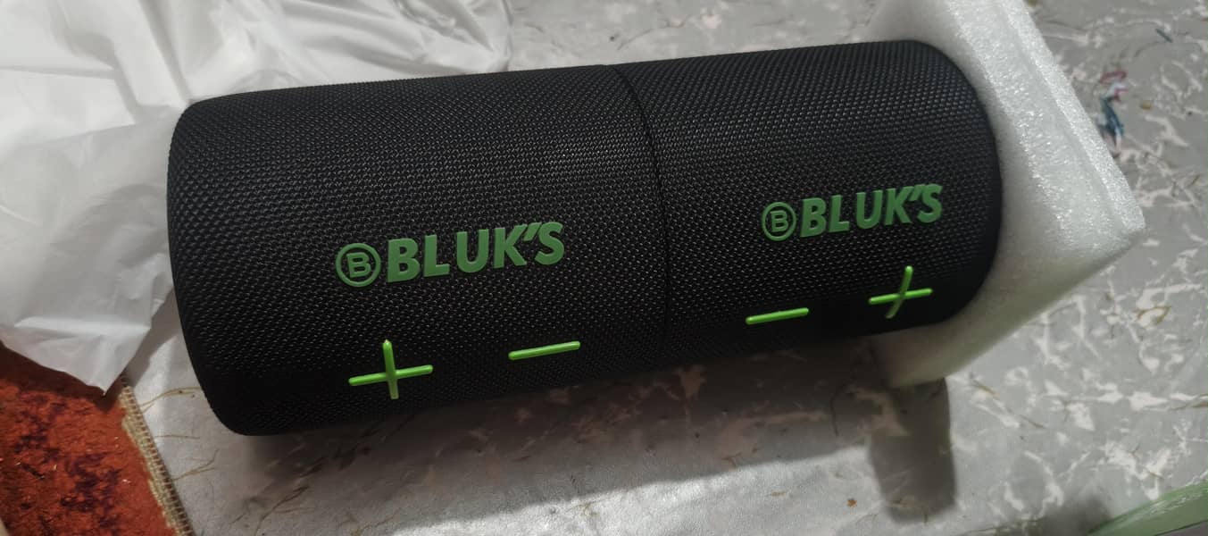 Bluks Bluetooth speaker 0
