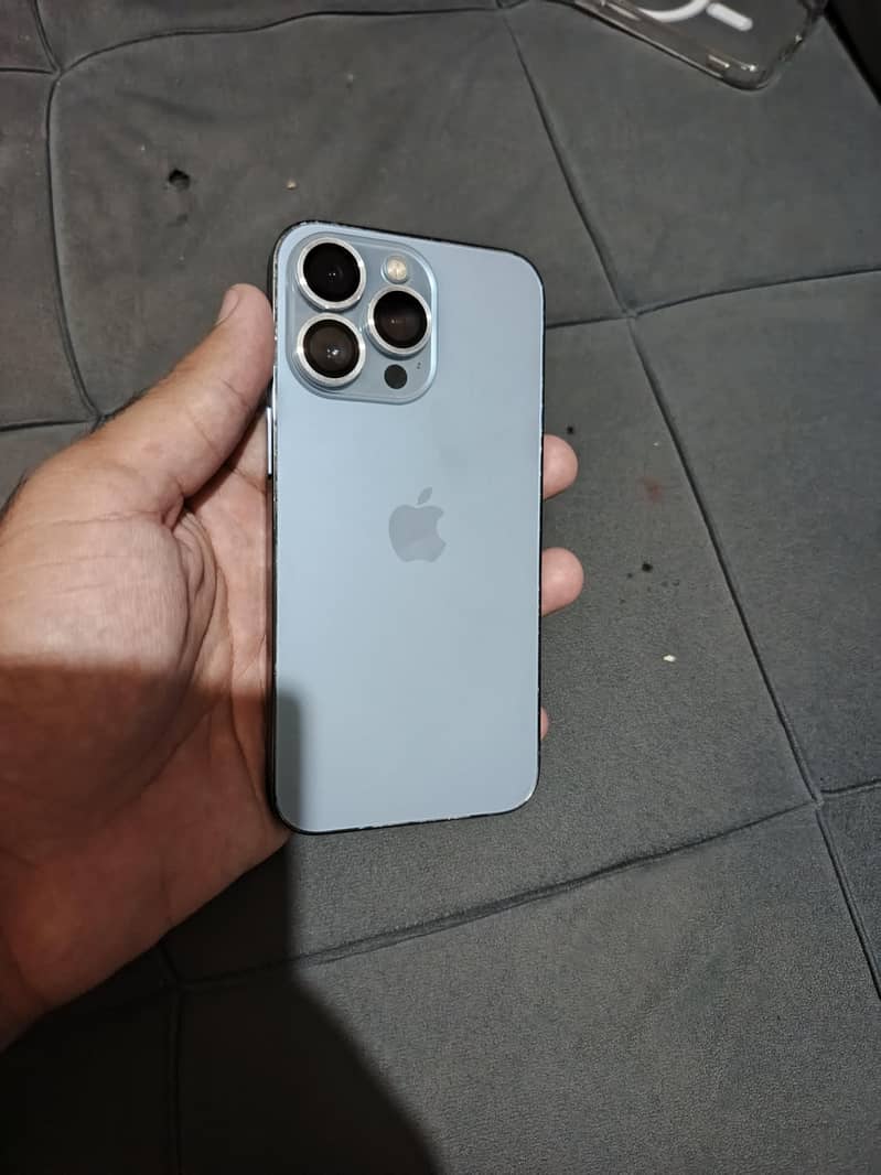 Apple iPhone 13 Pro 0