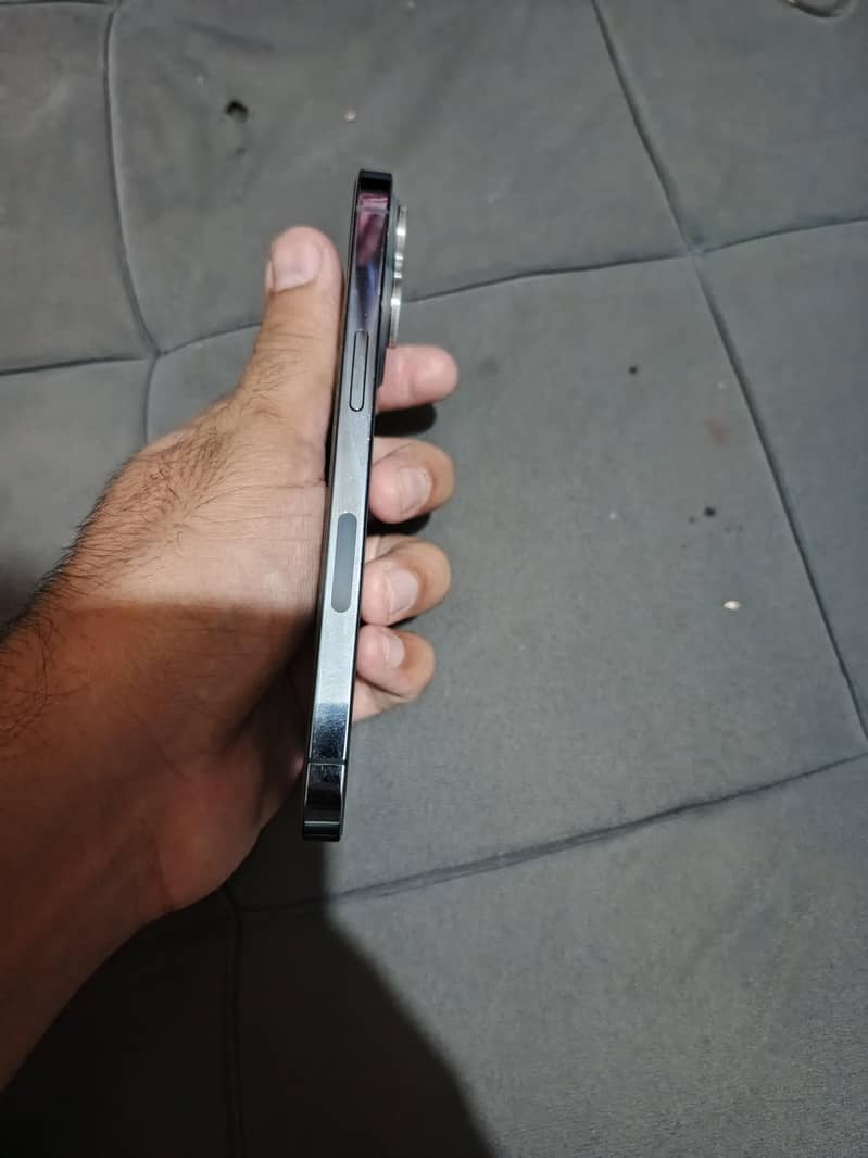 Apple iPhone 13 Pro 2