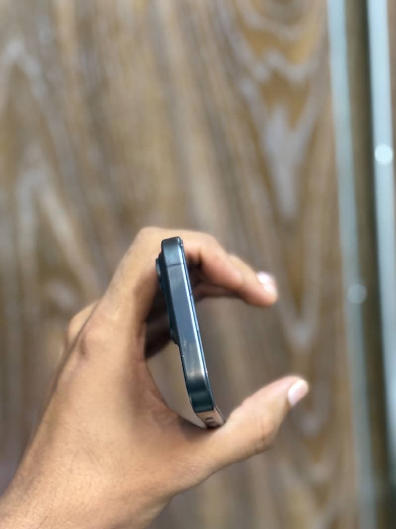 Apple iPhone 15 Pro 5