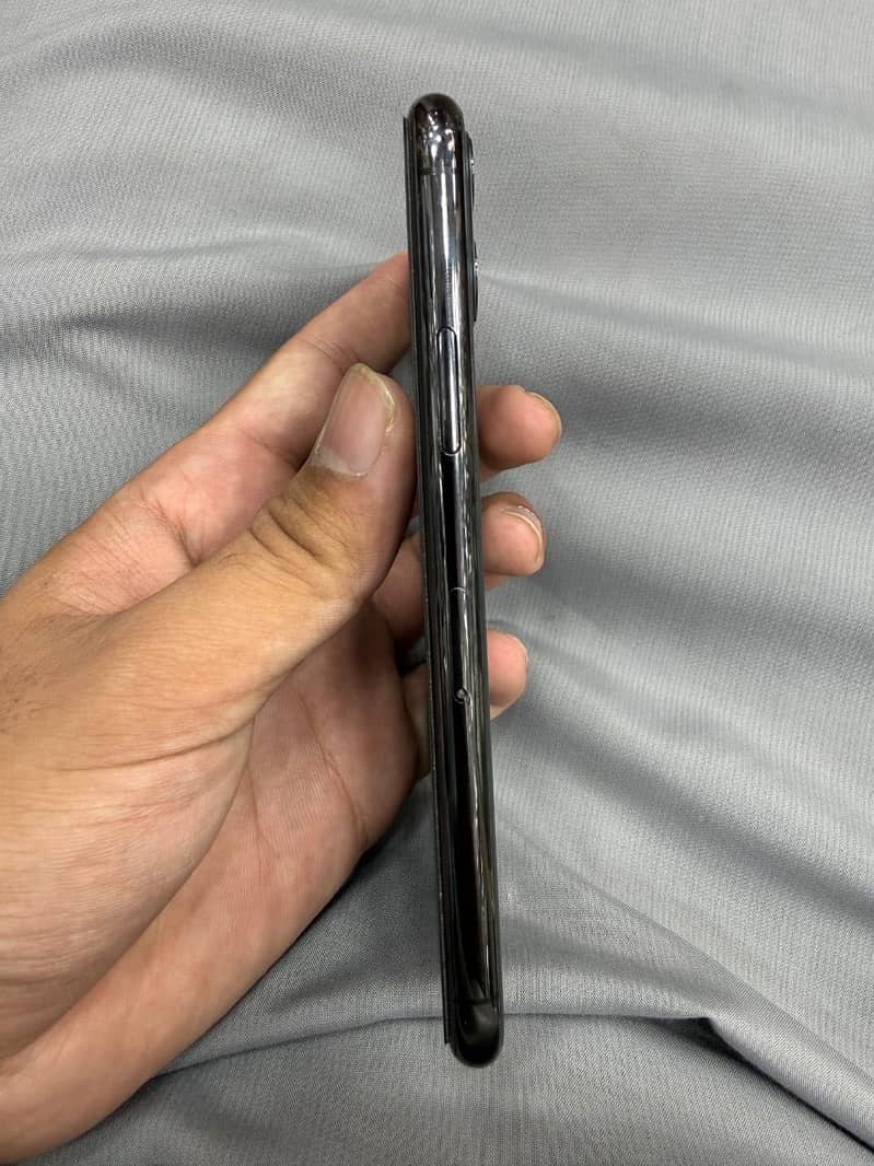 Apple iPhone 11 Pro 3